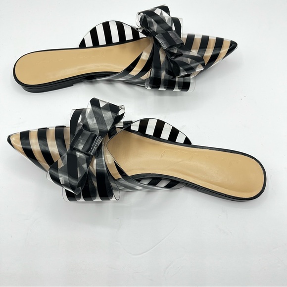 She is Cheval Slip on Oh So Jelly Women’s size 10 with .5 inch heels and bows - Picture 1 of 13